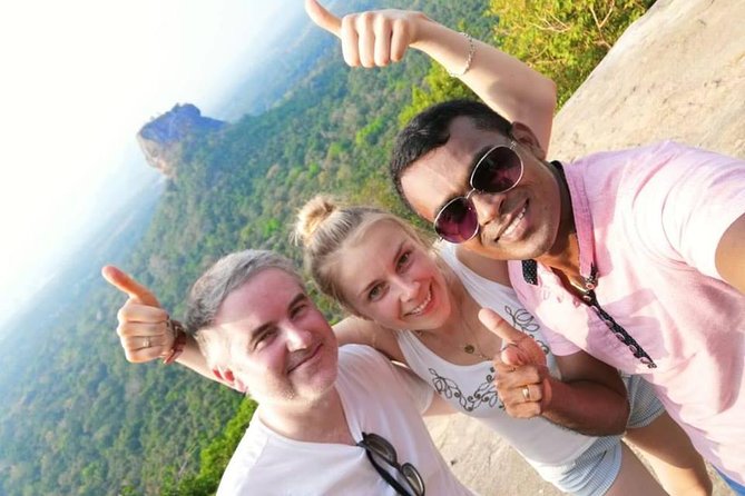 10 Days Tour in Sri Lanka (Hotels with Breakfast & Luxury Car) - Galle, Bentota, and the south coast