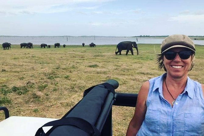 10 Days Tour in Sri Lanka (Hotels with Breakfast & Luxury Car) - What the $775 price really covers