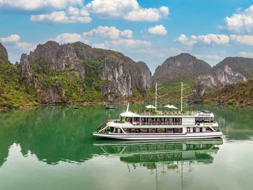 2-Day: Hanoi - Ninh Binh - Halong Bay Luxury Cruise - Trang An by sampan: the day one highlight