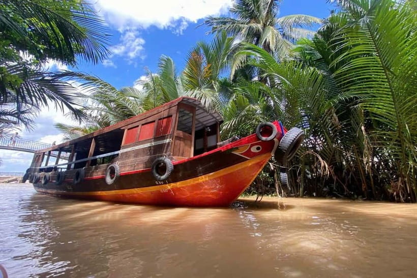 2-Day Mekong Delta Luxury Group Tour from Ho Chi Minh City - Vinh Trang Pagoda and the first river cruise