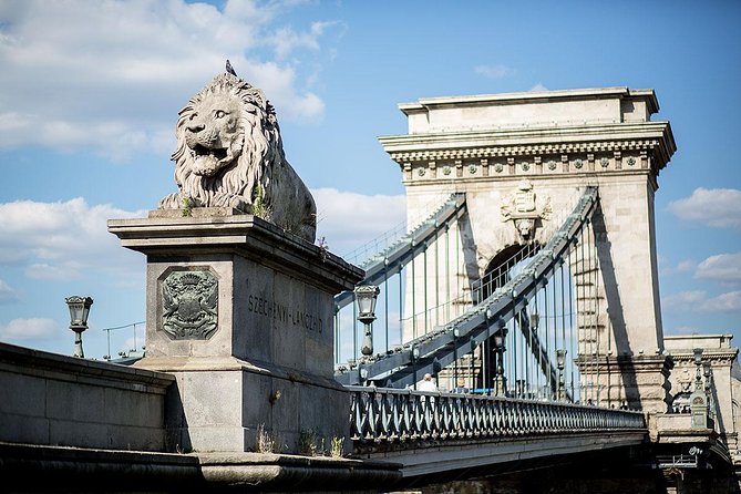 5 Hours Private Budapest First Class Tour with Parliament option - Crossing to Buda and climbing to the castle district