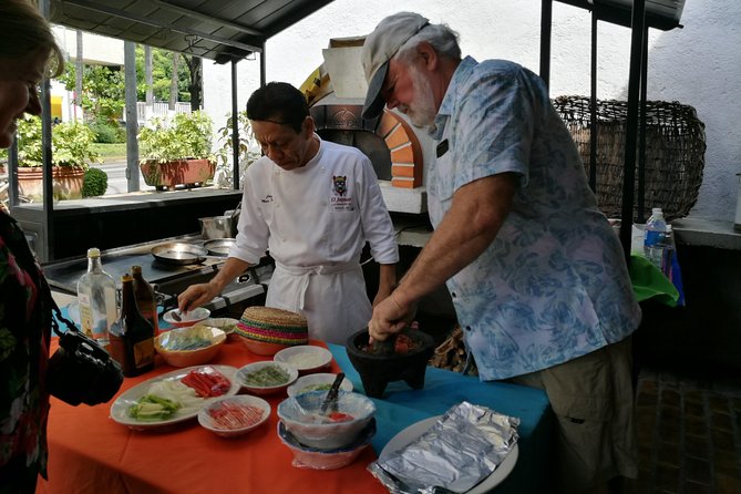 Acapulco Flavors Masterclass MarketTour Cooking &Premium Tastings - Key points at a glance
