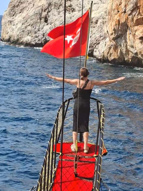 Alanya: Luxury Pirate Boat with Lunch & Unlimited Drinks - What the Luxury and Pirate Options Really Mean