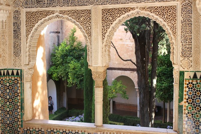 Alhambra & Generalife Skip the Line Premium Tour including Nasrid Palaces - The Nasrid Palaces: the essential 75 minutes
