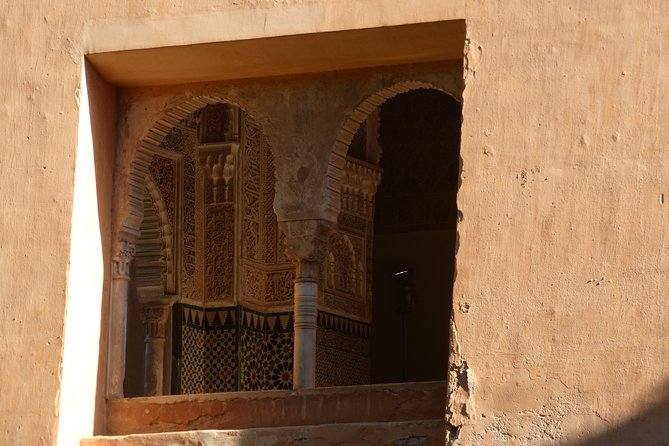 Alhambra & Generalife Skip the Line Premium Tour including Nasrid Palaces - Language, hearing, and physical comfort