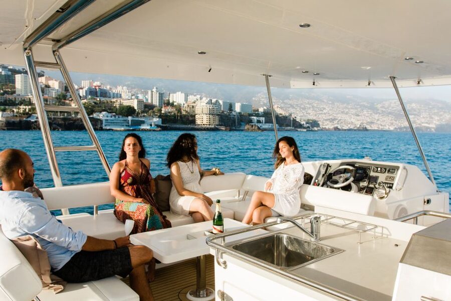 All Inclusive Whale and Dolphin Watching Luxury Tour - Practical advice for a smoother outing