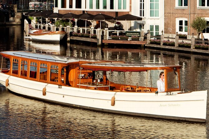 Amsterdam: Exclusive Dinner Canal Cruise - How the Three-Course Dinner Works
