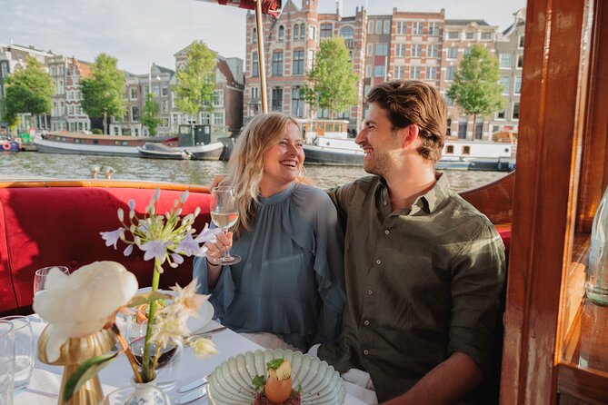 Amsterdam: Exclusive Dinner Canal Cruise - The Setting: Candles, Linen, and Low Light