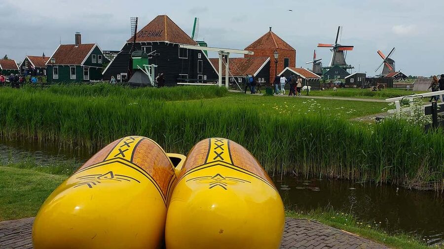 Amsterdam: Explore Zaanse Schans: Half-Day Luxury Coach Trip - Who will enjoy this trip most