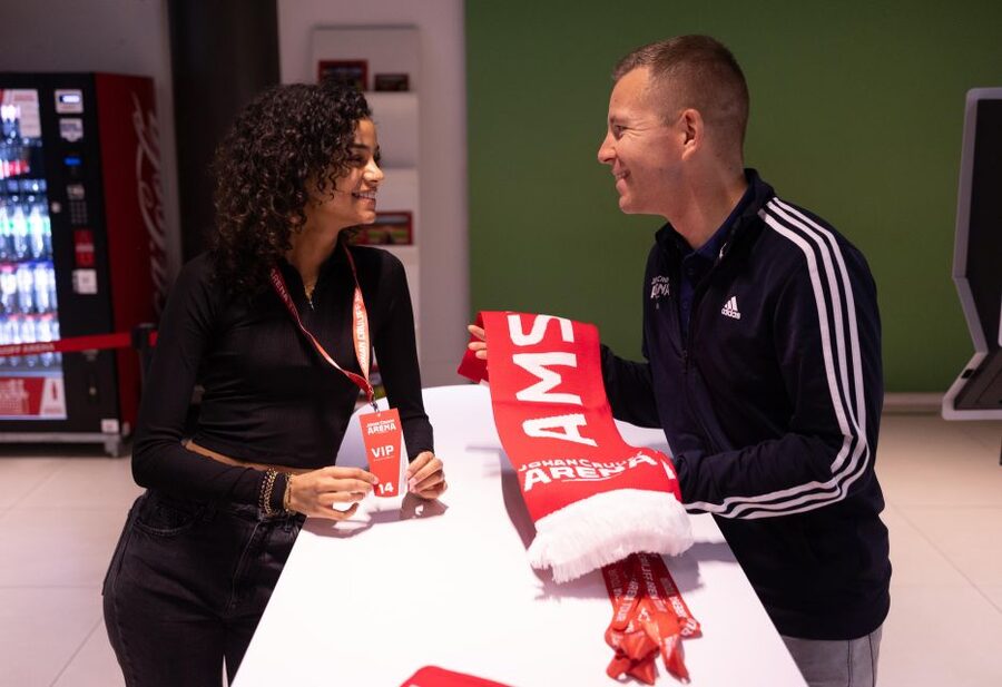 Amsterdam: Johan Cruijff Arena VIP Tour - What the guides add to the experience