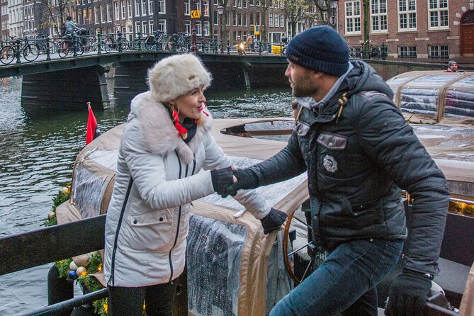 Amsterdam: Luxury Light Festival Cruise Unlimited Drinks Included - Timing, group size, and practical details