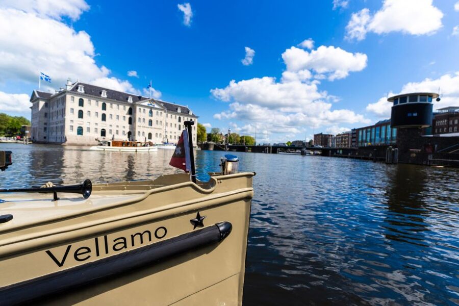 Amsterdam: Luxury Private Boat Tour - Magere Brug and the Amstel