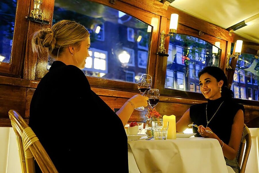 Amsterdam: Luxury Saloon Boat Cruise with 3-Course Dinner - A Dinner Cruise That Keeps Amsterdam in View
