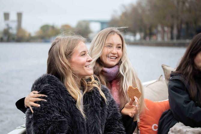 Amsterdam: Luxury Saloon Boat Cruise with Cocktails & Waffle - Who gets the best value from this cruise