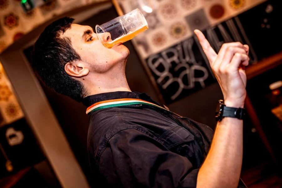 Amsterdam: Original Pub Crawl Party with VIP Entrance - What the $12 price really gives you