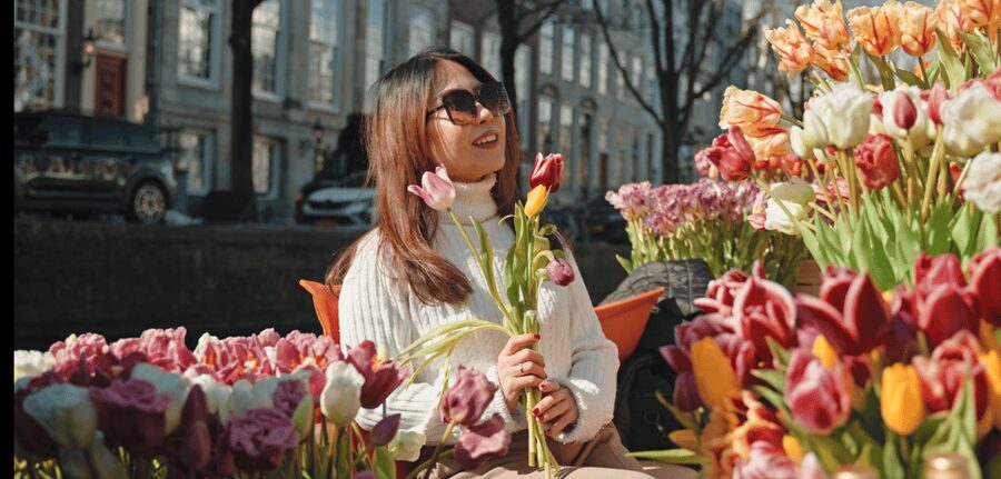 Amsterdam: Premium Tulip Boat Canal Tour - Why the small boat is worth the $33 price