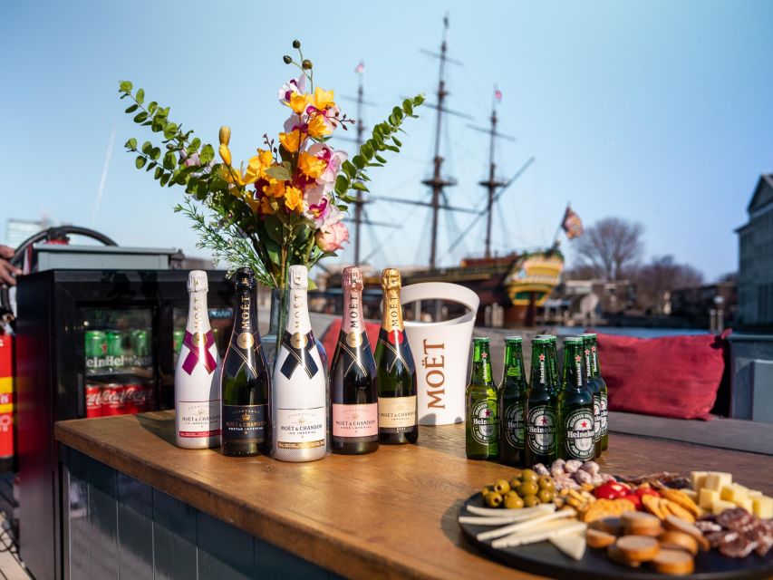 Amsterdam: Private Luxury Cruise with BBQ and Drinks - Guide quality and the role of the skipper