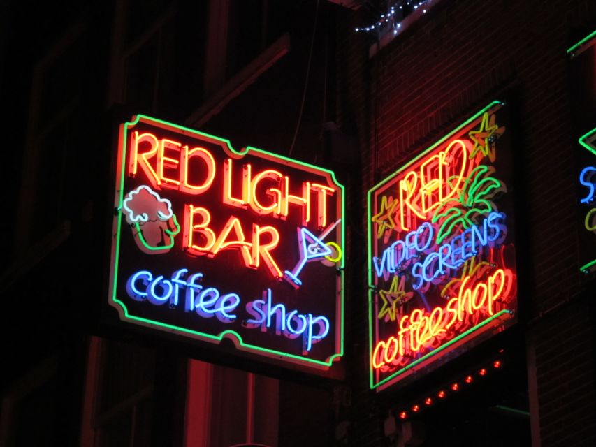 Amsterdam: Red Light District Exclusive Night Tour - The guides and the feel of the group