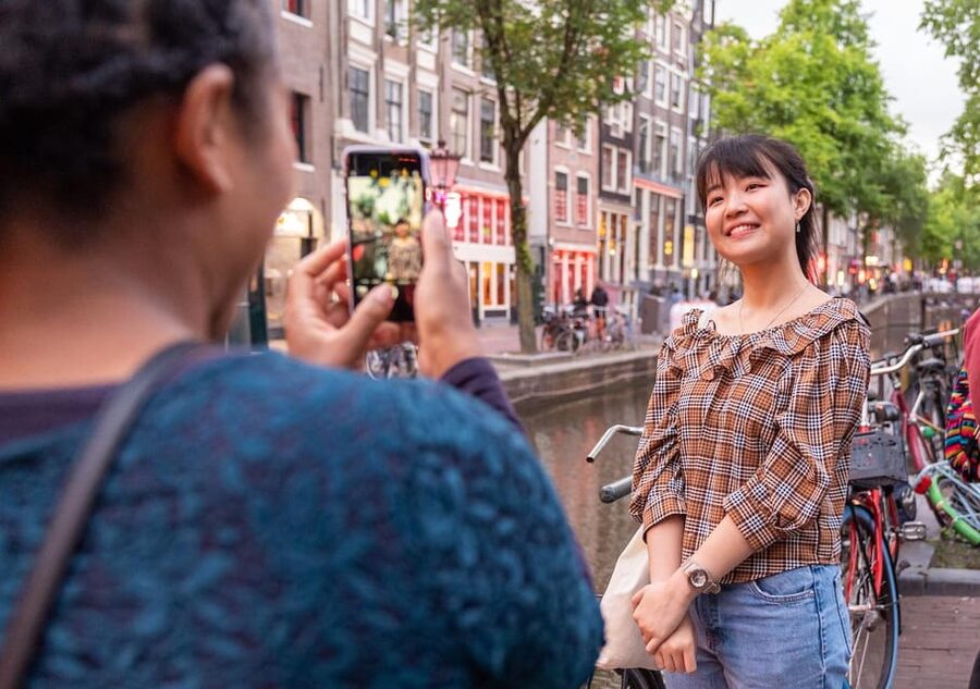 Amsterdam: Red Light Tour Exclusive + Peep Show - A small-group walk through Amsterdam’s most misunderstood district