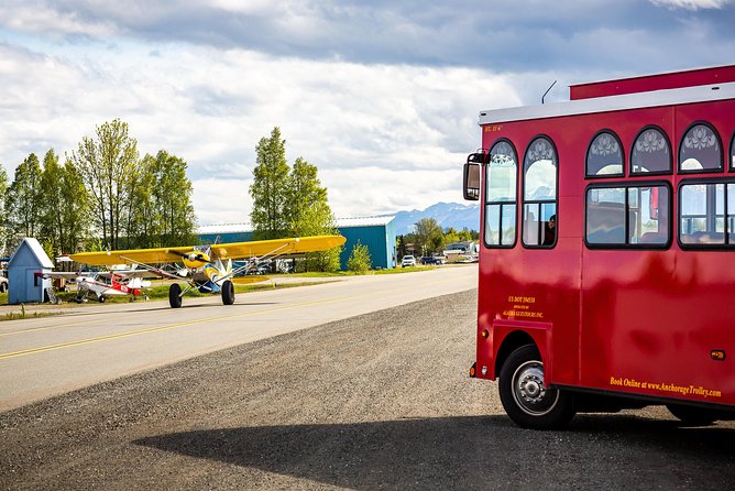 Anchorage Trolley's Deluxe City Tour - Earthquake Park gives the tour its strongest historical stop