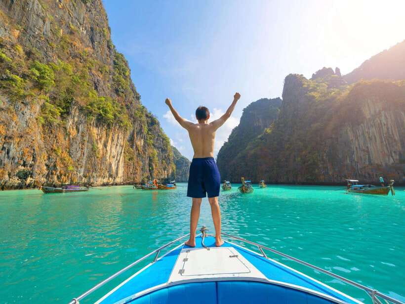 Ao Nang: Premium 4 Islands Snorkeling Tour by Speedboat - Guide, boat, and group experience
