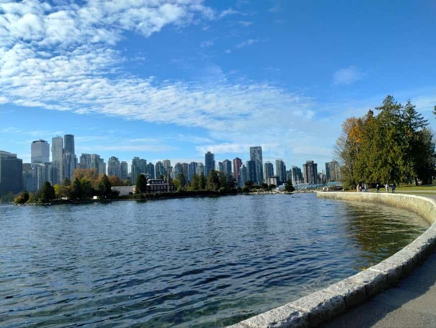 Aquarium & StanleyPark+20 Gem Spots+City/Vip Car+Small Group - What the $116 price really buys
