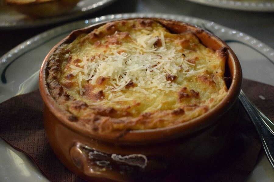Athens: Premium Food and Wine Tasting Tour in the evening - Starting in Syntagma and Plaka