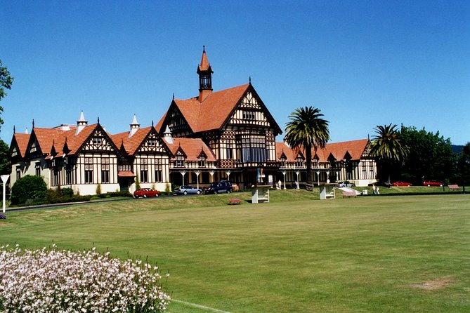 Auckland Sights Exclusive 4 Hour Luxury Day Tour - The route can reach beyond the standard stops