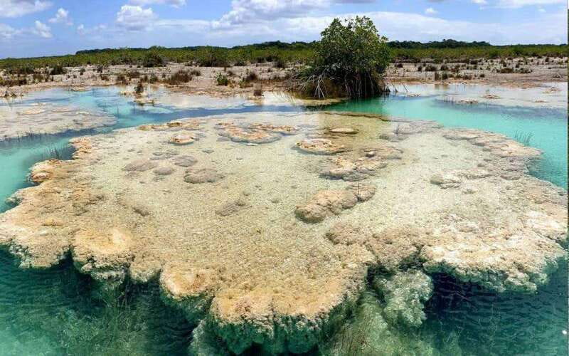 Bacalar: Magnificent Bacalar Lagoon Exclusive Boat Tour - Meeting at Casa de Piedra Yovanis Tours