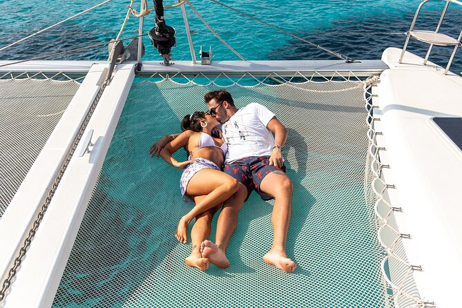 Balos & Gramvousa Luxury Catamaran Sailing Cruise from Kissamos - Lunch is a serious part of the experience