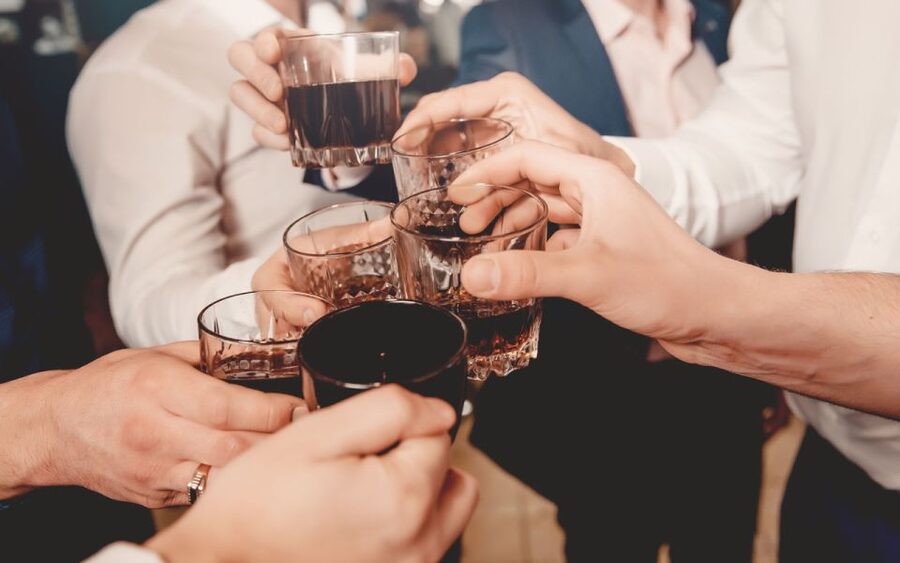 Bamberg: Bar & Club Tour with free Shots & VIP entry - What happens at the bar stops