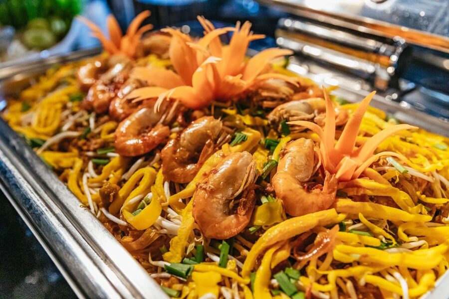 Bangkok: Alangka Luxury Buffet Dinner Cruise With Live Music - Practical booking advice