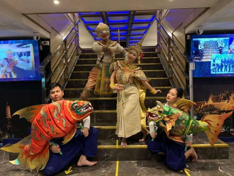 Bangkok: Noah 6 Stars Luxury Chaophraya River Dinner Cruise - Who should book the Noah 6 Stars cruise?