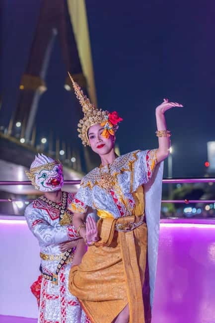 Bangkok: The Newest Luxury 5-Star Bangkok Chao Phraya Cruise - A new three-deck boat with a practical rooftop design