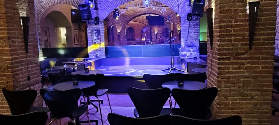 Barcelona: Exclusive Flamenco Show at El Paraigua with Drink - What happens from 8:15 PM to 10:00 PM