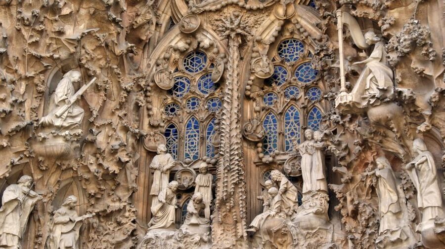 Barcelona: Exclusive Sagrada Familia Private Guided Tour - Key points to know before booking