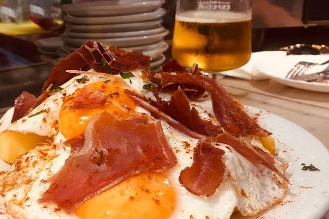 Barcelona Gothic Quarter VIP Tapas & Wine Tour - The final stop: dessert, cava, and a quiet old square