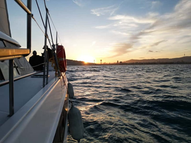 Barcelona: Luxury Catamaran Sunset Cruise - What the $41 price really includes