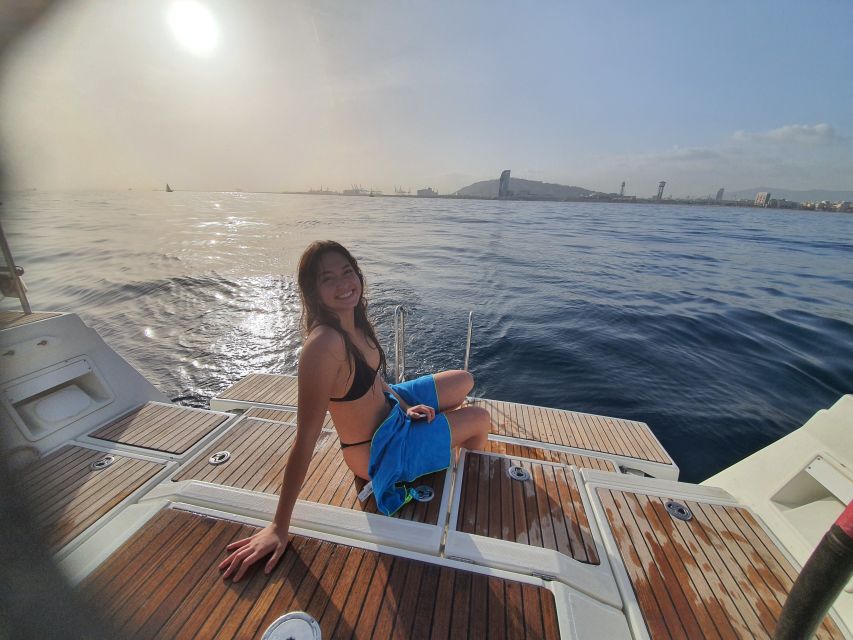 Barcelona: Luxury Private Yacht Daytime Cruise - Drinks, snacks, music, and the social side