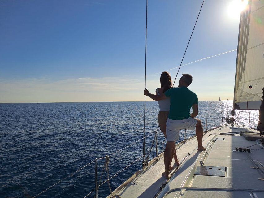 Barcelona: Luxury Private Yacht Daytime Cruise - How the two hours unfold