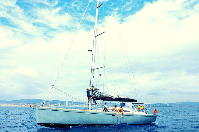 Barcelona Luxury Yacht Cruise – Day or Sunset, Open Bar & Snacks - The yacht and the group size