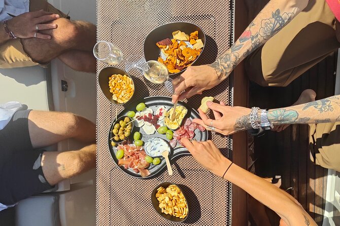 Barcelona Sailing Experience 2 hs w/Premium Snacks & Drinks - Key details before you book