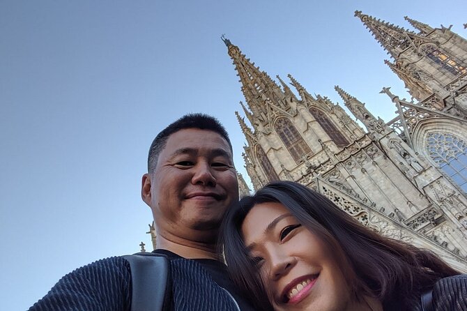Barcelona VIP Private Tour: Sagrada Familia, Park Güell & Pedrera - A quiet morning in the Gothic Quarter