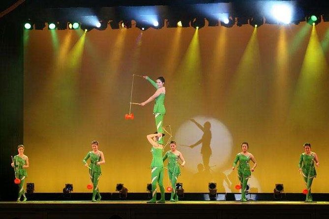 Beijing Roast Duck Banquet and Acrobatics Show with VIP Seats Evening Tour - Key points before you book