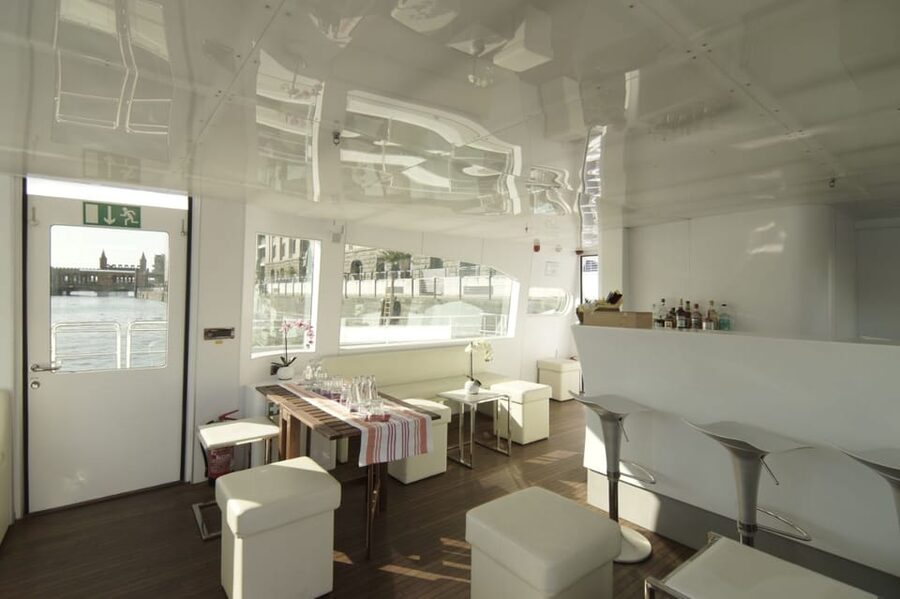 Berlin: Exclusive Boat Tour on a Solar-Powered Catamaran - Oberbaumbrücke and the East Side Gallery