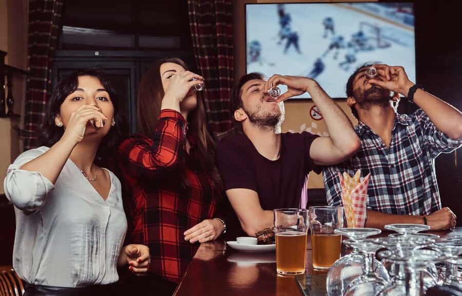 Berlin: Pub Crawl & Party with Free Shots & VIP Club Access - What the first bars add to the night