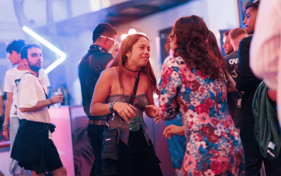 Berlin: Pub Crawl with Shots and VIP Club Entry - Meeting at Alexanderplatz at 21:00