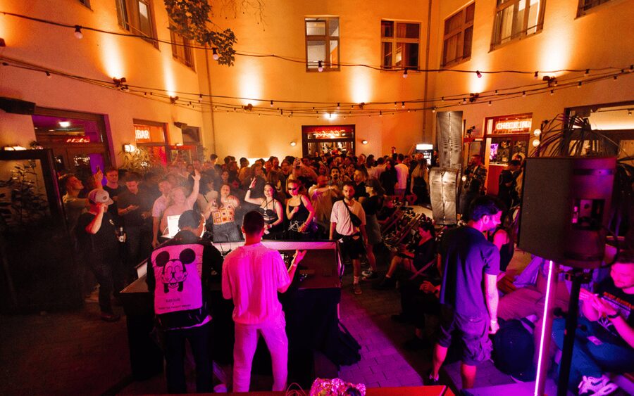 Berlin: Pub Crawl with Shots and VIP Club Entry - What the guide adds to the night