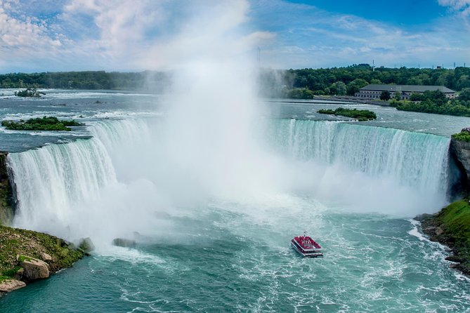 Best of Niagara Falls Canada Premium Tour: Behind Falls and Boat - Why the small van matters