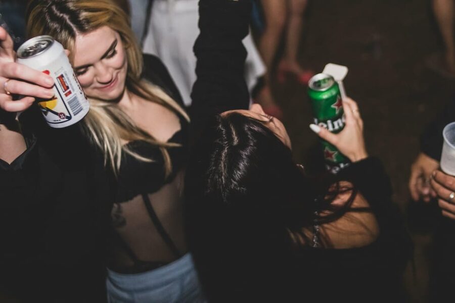 Big Hamburg Pubcrawl - Shots, Games & VIP Bundle - Who should book the Big Hamburg Pubcrawl?